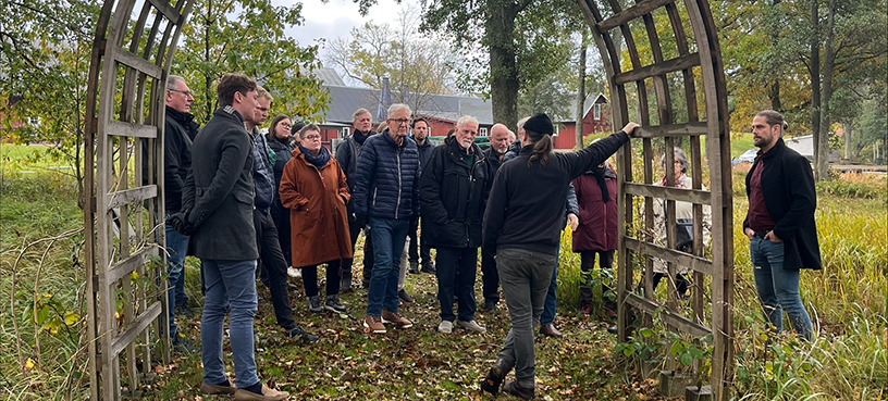 Skånska politiker och tjänstemän besöker Forskningsstation Bolmen